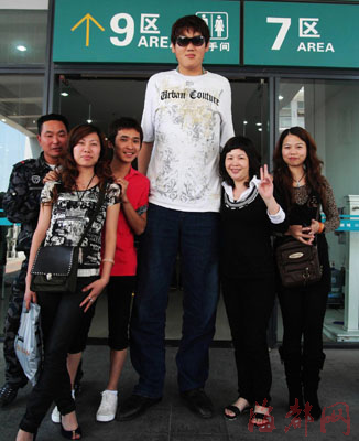 亚洲巨人 亮相石狮