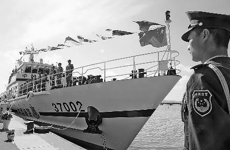 本报威海7月27日讯( 记者陶相银)27日上午,山东公安边防总队海警37002