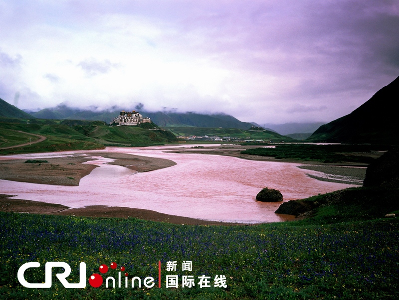 那曲地区草原上纵横的河流 特约摄影师:李沪