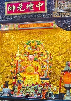 桃园出现最大"太子爷" 号称可保存千年(图)