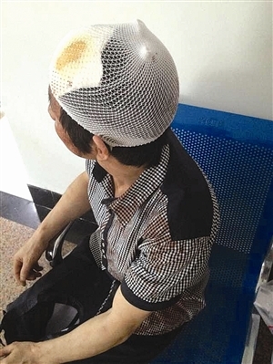 父母掌掴女儿反对其谈恋爱 男友心疼棍打老丈人