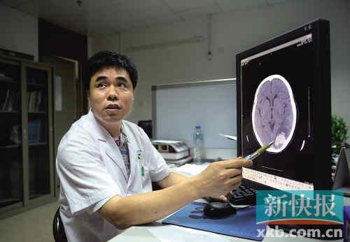 医生说马婆婆的脑内有出血,可能有生命危险.新快报记者 王小明/摄