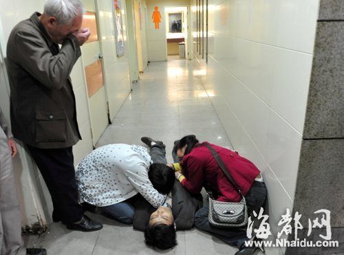 男保洁员工作中猝死洗手间 尸首滞留6小时