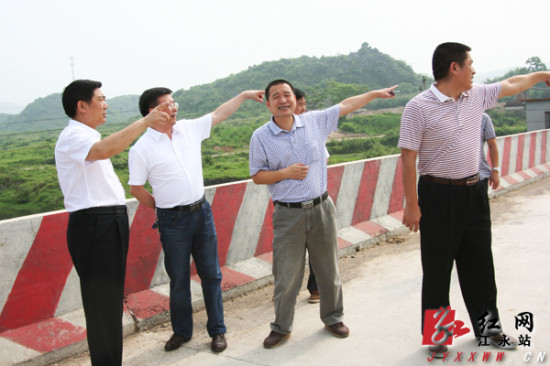 江永县委书记冯德校考察调研交通公路建设工作