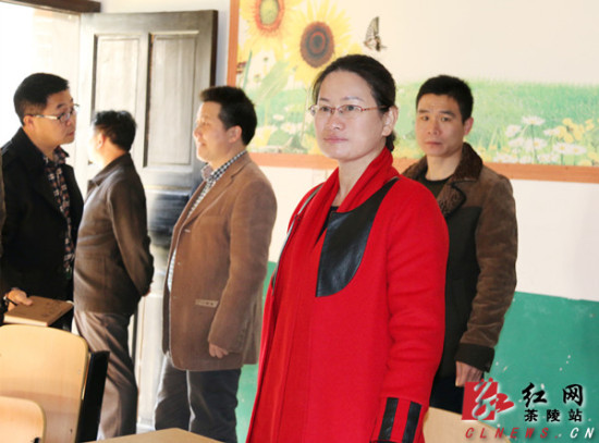 茶陵县委常委,宣传部长周萍实地察看影视厅红网茶陵站12月17日讯(分站