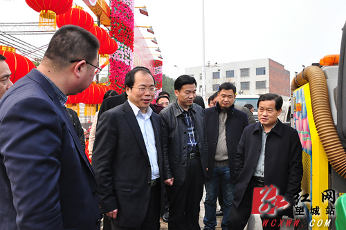 长沙望城区委书记谭小平慰问春节期间坚守岗位干部职工