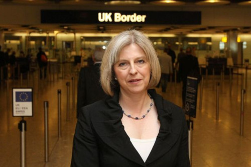 英国内政大臣欲再次承诺控制移民遭在野党嘲讽