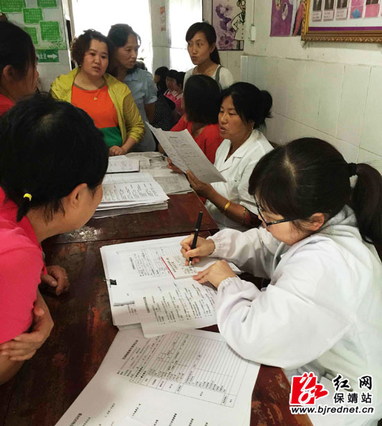 保靖开展妇女两癌免费普查活动