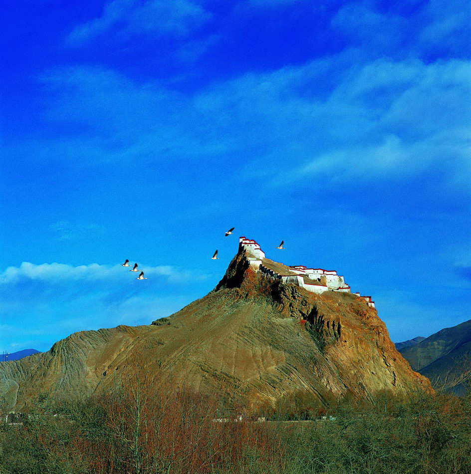 西藏江孜红河谷