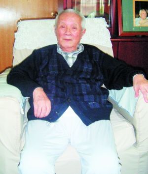 人民日报原社长胡绩伟逝世 女儿称其走的安详_新浪新闻