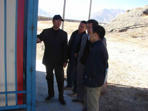 11月18日,徐小明副总一行在拉萨铁道通信中心主任王志智,副主任梁柳愈