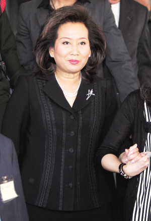 1月23日,泰国前总理他信妻子朴乍曼在曼谷出席泰最高法院庭审.