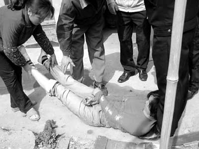 昨日清晨,福清市宏路街道北前亭村,一名8岁的小女孩