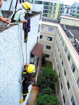 综合 正文 本报中山讯(记者王锋 通讯员黄忠,韦昌山摄影报道)前日