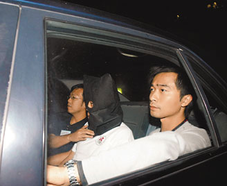 前飞虎队队员余伟明,因3度打劫找换店罪成,被判入狱9年.