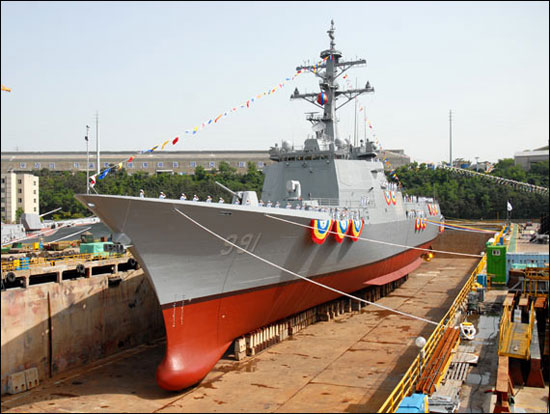 韩国自行建造的首艘kdx3宙斯盾驱逐舰"世宗大王"号韩国海军未来将装备