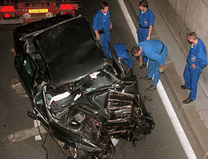 据英国《每日邮报》9月6日报道,英国已故王妃戴安娜遇车祸时所乘坐的