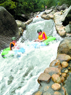 图为大丰门漂流.