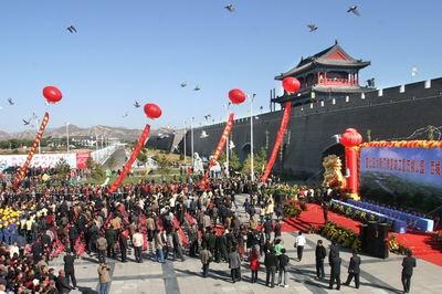宣化大新门重现古城雄姿