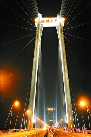 跨径长达7000多米,华南地区最大规模的在建桥梁工程黄埔大桥首次亮灯
