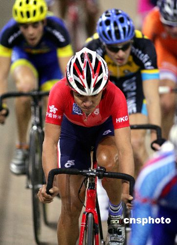 图:名将黄金宝亮相北京自行车场地世界杯赛