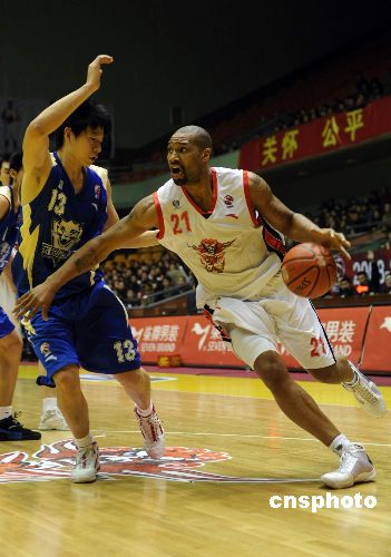 图:cba常规赛山东黄金胜东莞马可波罗