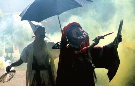 郪江古镇万人"祈雨"