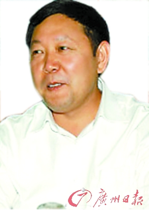 > 正文   柳耀华被免去新疆维吾尔自治区公安厅厅长职务   汉族,1958