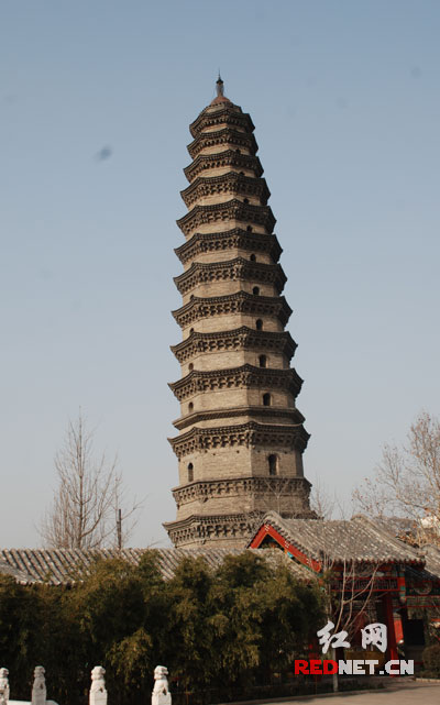 (宝相寺太子灵踪塔)(曾供藏佛牙舍利的器具金棺银椁)宝相寺寺院始建于