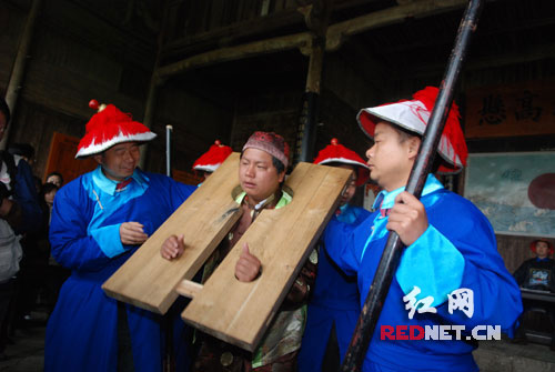 浮梁古县衙再现古代"县衙升堂"