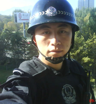 一个80后警察的短暂而闪光的人生