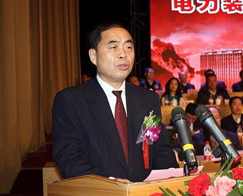 黄河水电公司党组书记,董事长李树雷介绍了公司成立十一年来特别是"