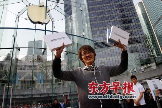 蘋果ipad2在滬開售 黃牛大肆加價囤貨