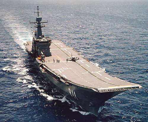 泰国"差克立·纳吕贝特"号航母:现役最小