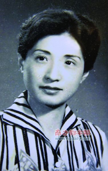 唐薇红年轻时的照片.