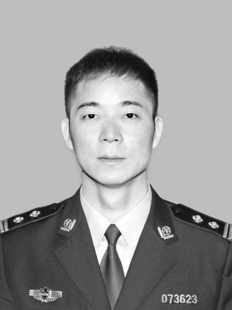 宁峰:特警中的"战斗机"