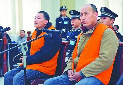 判处有期徒刑7年,并处罚金人民币5万元;被告人时留申,王明伟犯伪证罪