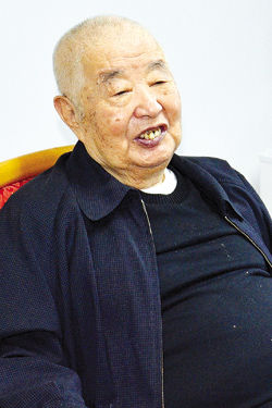 [视频]熊清泉参加十八大最大感受是自信 为红网网友题词"爱晚"