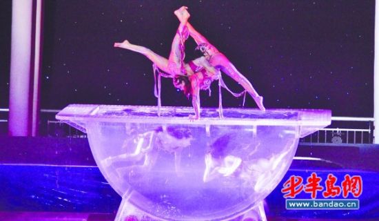 当晚的"美人鱼"表演精彩绝伦 ,观众直呼过瘾.