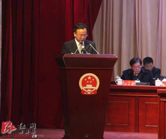 南县履行职责议大事:代表分组热议政府工作报告