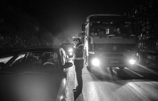 高速交警一个晚上听6小时警笛 "头都要炸了"