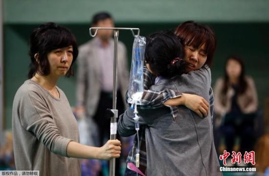 韩沉船事故幸存学生亲述:亲眼看到朋友被冲走