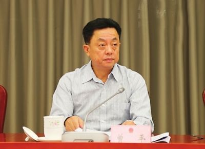 四川省人大常委会研究室主任曾平接受调查