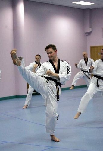 英国"跆拳道家族":一家八口五人是黑带高手