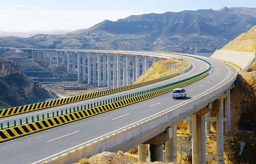 当日,岢临高速公路正式通车运营.