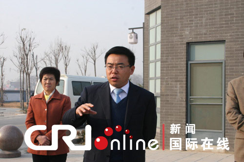 金乡县宣传部部长王庆峰为大家讲解