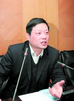 均为余志雄摄地理 读图最重要本报讯(记者卿永锋) "得地理者,得文综"
