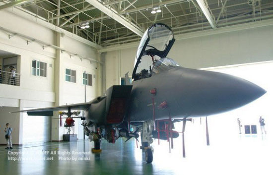 韩防长称朝试射kn-06防空导弹威胁f-15k(图)