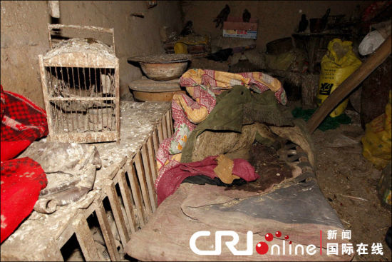 河南六旬老汉囚禁女子两年 扒光衣服防逃跑(组图)