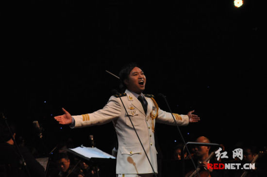 向着太阳唱山歌抒豪情袁双洋独唱音乐会长沙举行图